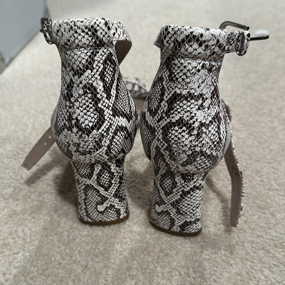 Donald J Pliner sandals - Picture 2 of 5